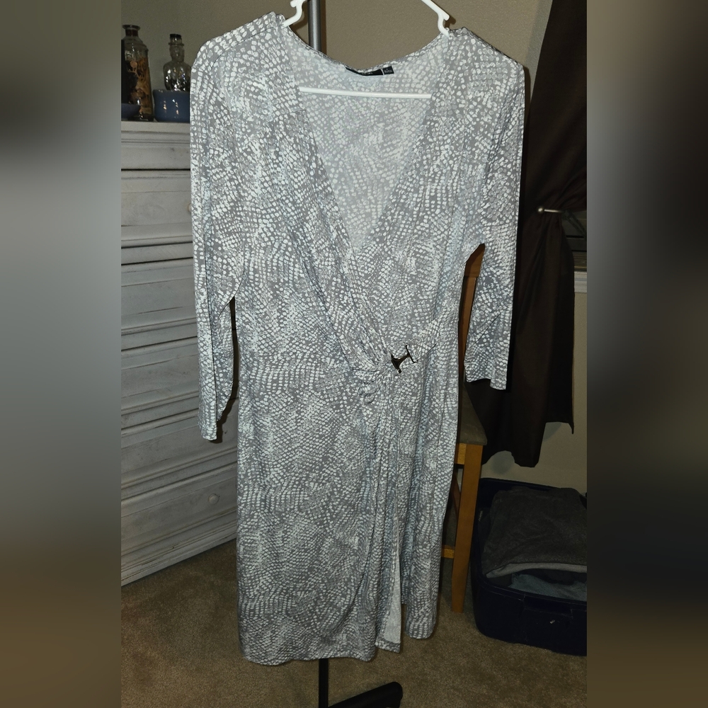 Cute Apt. 9 Gray Patterned Long Sleeve Dress